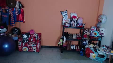 Miss Mia online show from November 21, 2025, 9:13 pm