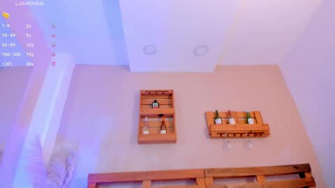 Mia  online show from October 29, 2025, 11:45 am