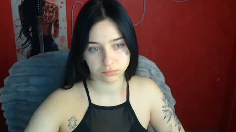 Mia online show from April 5, 2026, 11:18 am