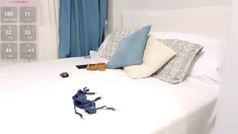 Mia online show from December 30, 2024, 9:50 pm