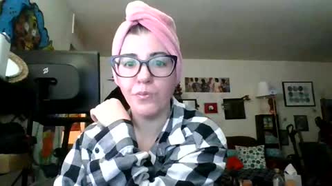 Snapshot of missmonatoyou chatting on February 11, 2026, 11:04 am MissMona online show from February 11, 2026, 11:04 am