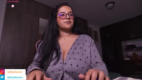 MissMoon online show from October 29, 2025, 1:19 am