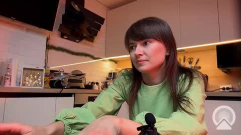 Snapshot of missnatasha5 chatting on January 2, 2025, 12:13 am Miss Natasha online show from January 2, 2025, 12:13 am