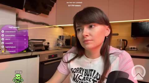 Snapshot of missnatasha5 chatting on January 19, 2025, 10:17 pm Miss Natasha online show from January 19, 2025, 10:17 pm