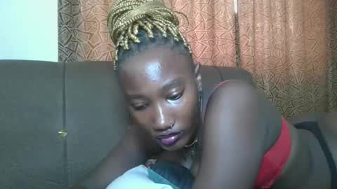 pretty gal online show from March 12, 2026, 7:25 am