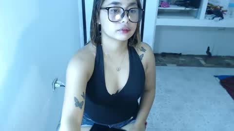 Snapshot of missrheameasexy chatting on March 8, 2025, 8:33 am missRHEA online show from March 8, 2025, 8:33 am