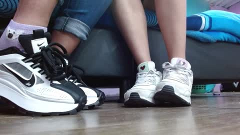 Snapshot of misssam28 chatting on January 12, 2026, 2:17 am TELL ME MISS online show from January 12, 2026, 2:17 am