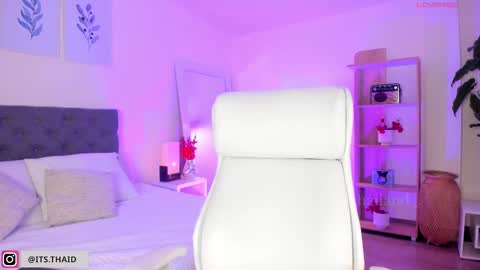 Fernanda Davila online show from February 27, 2025, 11:15 pm