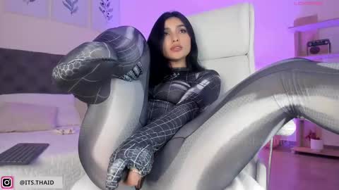 Fernanda Davila online show from March 4, 2025, 2:49 am