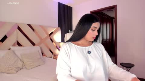 Fernanda Davila online show from October 2, 2025, 12:23 pm