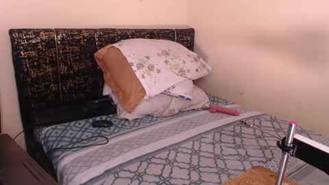 missthighsohmy online show from October 18, 2025, 8:48 am