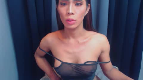 Snapshot of misstressdommxx chatting on December 15, 2024, 3:24 am Akie online show from December 15, 2024, 3:24 am