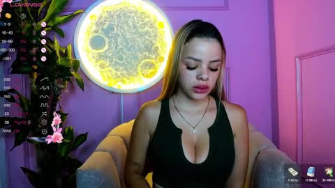 missvalery1 online show from February 10, 2025, 11:45 pm