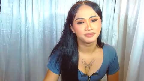 SweetViolet online show from May 8, 2026, 1:49 pm