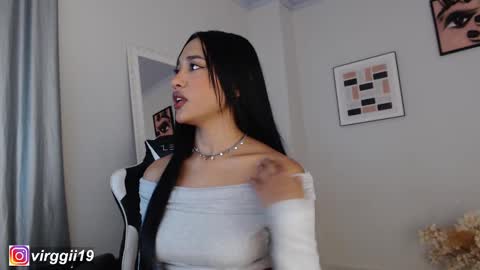 missvirggii online show from October 4, 2025, 9:57 pm