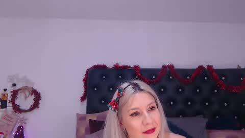 Snapshot of missycrystal chatting on December 23, 2024, 12:35 am Crystal online show from December 23, 2024, 12:35 am