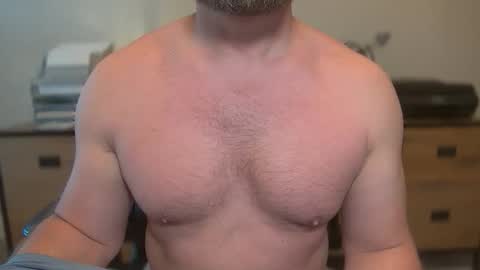 Snapshot of mister_dilf chatting on May 26, 2026, 4:47 pm MISTER DILF online show from May 26, 2026, 4:47 pm