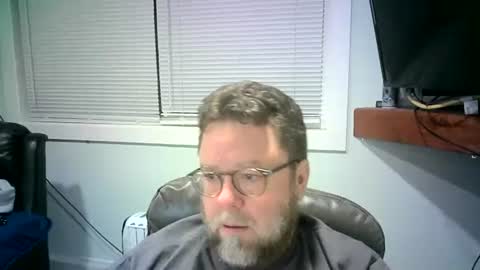 Snapshot of mister_happy567 chatting on February 3, 2025, 6:02 am Mr. Happy online show from February 3, 2025, 6:02 am