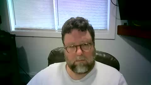 Snapshot of mister_happy567 chatting on February 13, 2025, 12:24 am Mr. Happy online show from February 13, 2025, 12:24 am