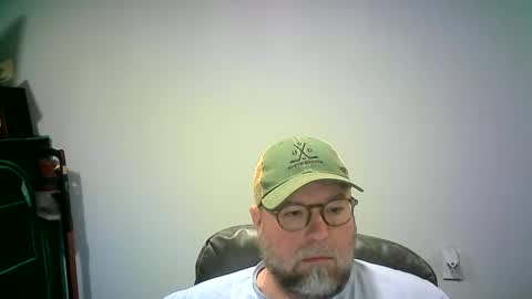 Snapshot of mister_happy567 chatting on September 22, 2025, 5:09 am Mr. Happy online show from September 22, 2025, 5:09 am