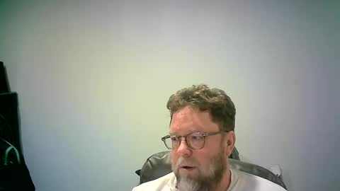 Snapshot of mister_happy567 chatting on October 26, 2025, 5:35 am Mr. Happy online show from October 26, 2025, 5:35 am