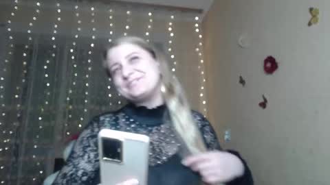 mistresscaro online show from April 1, 2026, 8:17 pm