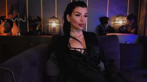 Elenia online show from March 1, 2025, 8:45 am