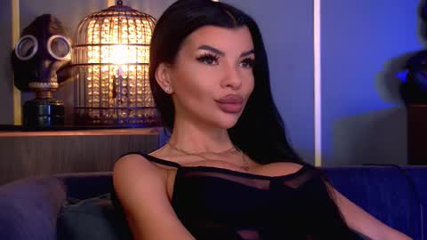 Elenia online show from November 27, 2025, 11:01 am