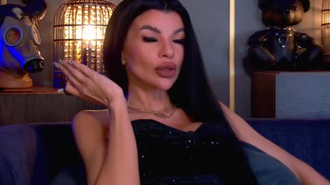 Elenia online show from April 22, 2026, 2:40 pm