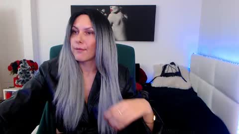 Snapshot of mistressevelyn_ chatting on December 9, 2024, 10:54 am MistressEvelyn  online show from December 9, 2024, 10:54 am