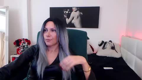 Snapshot of mistressevelyn_ chatting on December 10, 2024, 6:44 am MistressEvelyn  online show from December 10, 2024, 6:44 am