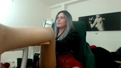 Snapshot of mistressevelyn_ chatting on December 15, 2024, 12:17 pm MistressEvelyn  online show from December 15, 2024, 12:17 pm