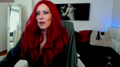 Snapshot of mistressevelyn_ chatting on January 13, 2025, 8:58 am MistressEvelyn  online show from January 13, 2025, 8:58 am