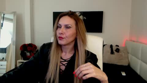 Snapshot of mistressevelyn_ chatting on January 18, 2025, 7:49 am MistressEvelyn  online show from January 18, 2025, 7:49 am