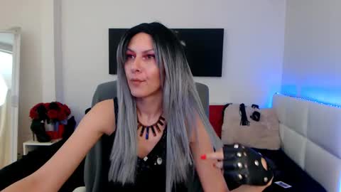 Snapshot of mistressevelyn_ chatting on January 21, 2025, 4:10 am MistressEvelyn  online show from January 21, 2025, 4:10 am