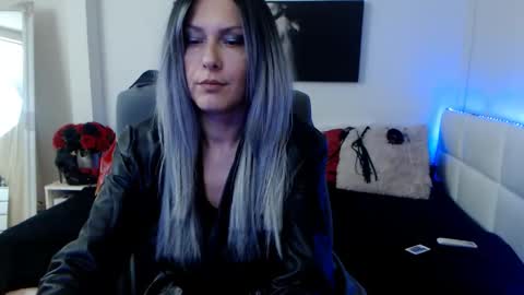 Snapshot of mistressevelyn_ chatting on January 22, 2025, 5:59 am MistressEvelyn  online show from January 22, 2025, 5:59 am