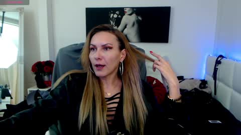 Snapshot of mistressevelyn_ chatting on February 3, 2025, 10:36 am MistressEvelyn  online show from February 3, 2025, 10:36 am