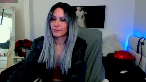 Snapshot of mistressevelyn_ chatting on February 24, 2025, 4:05 am MistressEvelyn  online show from February 24, 2025, 4:05 am