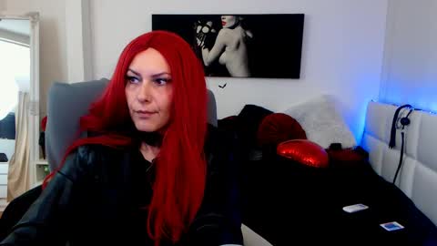 Snapshot of mistressevelyn_ chatting on March 3, 2025, 5:20 am MistressEvelyn  online show from March 3, 2025, 5:20 am