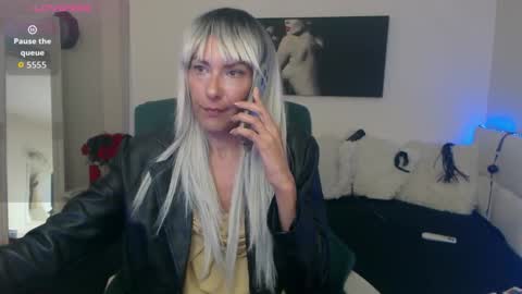 Snapshot of mistressevelyn_ chatting on October 6, 2025, 6:49 pm MistressEvelyn  online show from October 6, 2025, 6:49 pm
