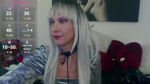 Snapshot of mistressevelyn_ chatting on October 17, 2025, 6:38 am MistressEvelyn  online show from October 17, 2025, 6:38 am