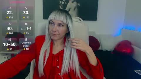 Snapshot of mistressevelyn_ chatting on October 25, 2025, 8:11 am MistressEvelyn  online show from October 25, 2025, 8:11 am