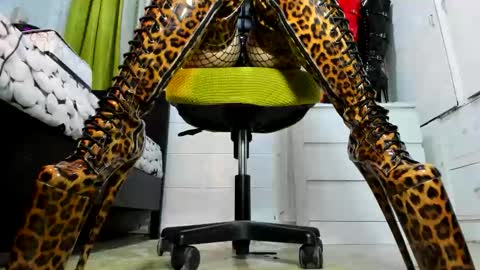 Snapshot of mistresstiffany69 chatting on September 18, 2025, 6:59 am Tiffany online show from September 18, 2025, 6:59 am