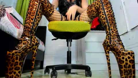 Snapshot of mistresstiffany69 chatting on September 24, 2025, 3:10 am Tiffany online show from September 24, 2025, 3:10 am