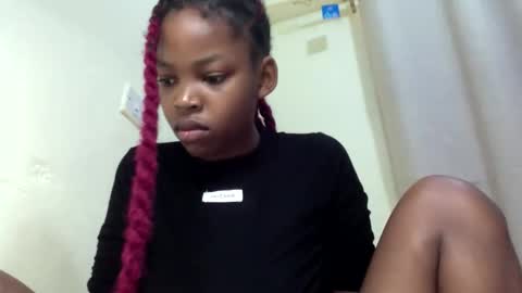 misty_shee online show from April 12, 2026, 7:13 am