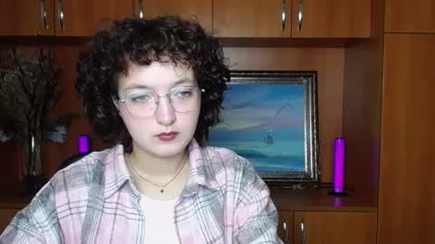 Aria online show from October 10, 2025, 6:45 am