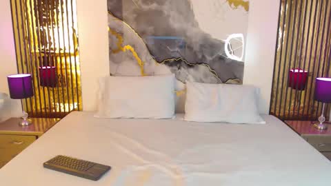 Mtica Brennet online show from December 22, 2025, 4:26 pm