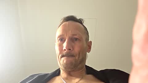 Mitzio11 online show from December 20, 2025, 4:30 am