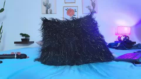 Snapshot of miwa_cutte chatting on December 24, 2024, 7:44 pm Miwa online show from December 24, 2024, 7:44 pm