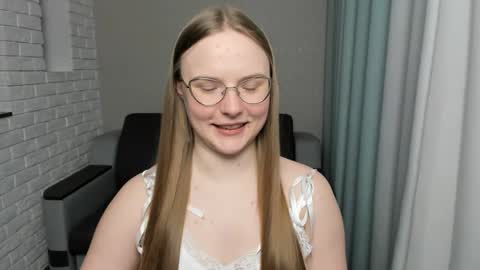 Miya online show from January 24, 2025, 4:39 pm